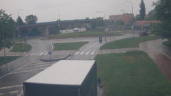Křižovatka ulic Velká Dlážka a Polní