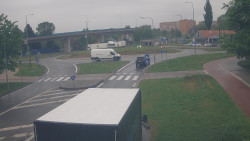 Křižovatka ulic Velká Dlážka a Polní