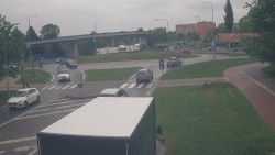 Křižovatka ulic Velká Dlážka a Polní