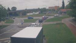 Křižovatka ulic Velká Dlážka a Polní
