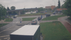 Křižovatka ulic Velká Dlážka a Polní