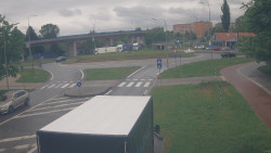 Křižovatka ulic Velká Dlážka a Polní