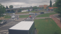 Křižovatka ulic Velká Dlážka a Polní