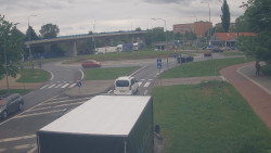 Křižovatka ulic Velká Dlážka a Polní