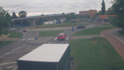 Křižovatka ulic Velká Dlážka a Polní