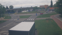 Křižovatka ulic Velká Dlážka a Polní