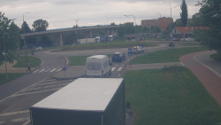 Křižovatka ulic Velká Dlážka a Polní