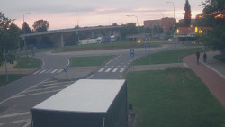Křižovatka ulic Velká Dlážka a Polní
