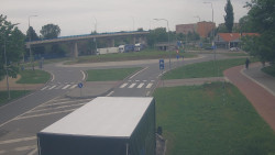 Křižovatka ulic Velká Dlážka a Polní