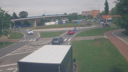Křižovatka ulic Velká Dlážka a Polní