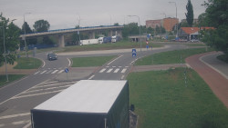 Křižovatka ulic Velká Dlážka a Polní
