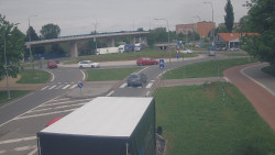 Křižovatka ulic Velká Dlážka a Polní