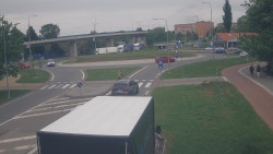 Křižovatka ulic Velká Dlážka a Polní