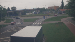 Křižovatka ulic Velká Dlážka a Polní