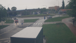 Křižovatka ulic Velká Dlážka a Polní