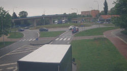 Křižovatka ulic Velká Dlážka a Polní