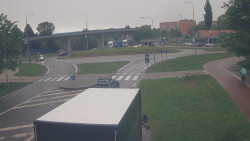 Křižovatka ulic Velká Dlážka a Polní