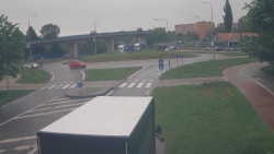 Křižovatka ulic Velká Dlážka a Polní