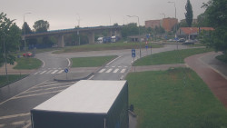 Křižovatka ulic Velká Dlážka a Polní