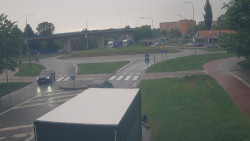 Křižovatka ulic Velká Dlážka a Polní