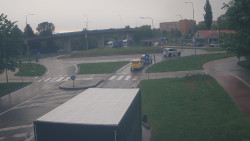 Křižovatka ulic Velká Dlážka a Polní