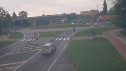 Křižovatka ulic Velká Dlážka a Polní