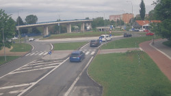 Křižovatka ulic Velká Dlážka a Polní