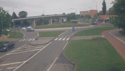 Křižovatka ulic Velká Dlážka a Polní
