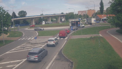 Křižovatka ulic Velká Dlážka a Polní