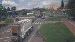 Křižovatka ulic Velká Dlážka a Polní