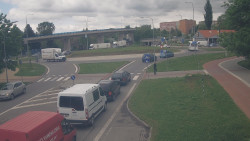 Křižovatka ulic Velká Dlážka a Polní
