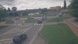 Křižovatka ulic Velká Dlážka a Polní