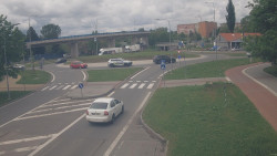 Křižovatka ulic Velká Dlážka a Polní