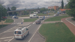Křižovatka ulic Velká Dlážka a Polní