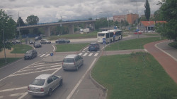 Křižovatka ulic Velká Dlážka a Polní