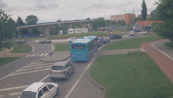 Křižovatka ulic Velká Dlážka a Polní