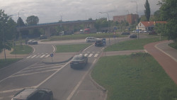 Křižovatka ulic Velká Dlážka a Polní