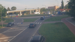 Křižovatka ulic Velká Dlážka a Polní