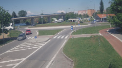 Křižovatka ulic Velká Dlážka a Polní