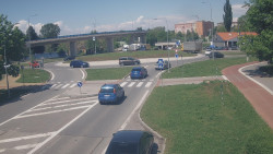 Křižovatka ulic Velká Dlážka a Polní