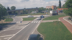 Křižovatka ulic Velká Dlážka a Polní