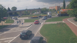 Křižovatka ulic Velká Dlážka a Polní