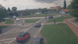 Křižovatka ulic Velká Dlážka a Polní