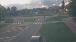 Křižovatka ulic Velká Dlážka a Polní