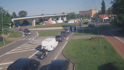 Křižovatka ulic Velká Dlážka a Polní
