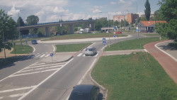Křižovatka ulic Velká Dlážka a Polní