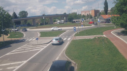 Křižovatka ulic Velká Dlážka a Polní