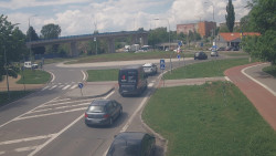 Křižovatka ulic Velká Dlážka a Polní