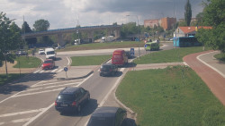 Křižovatka ulic Velká Dlážka a Polní