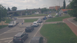 Křižovatka ulic Velká Dlážka a Polní